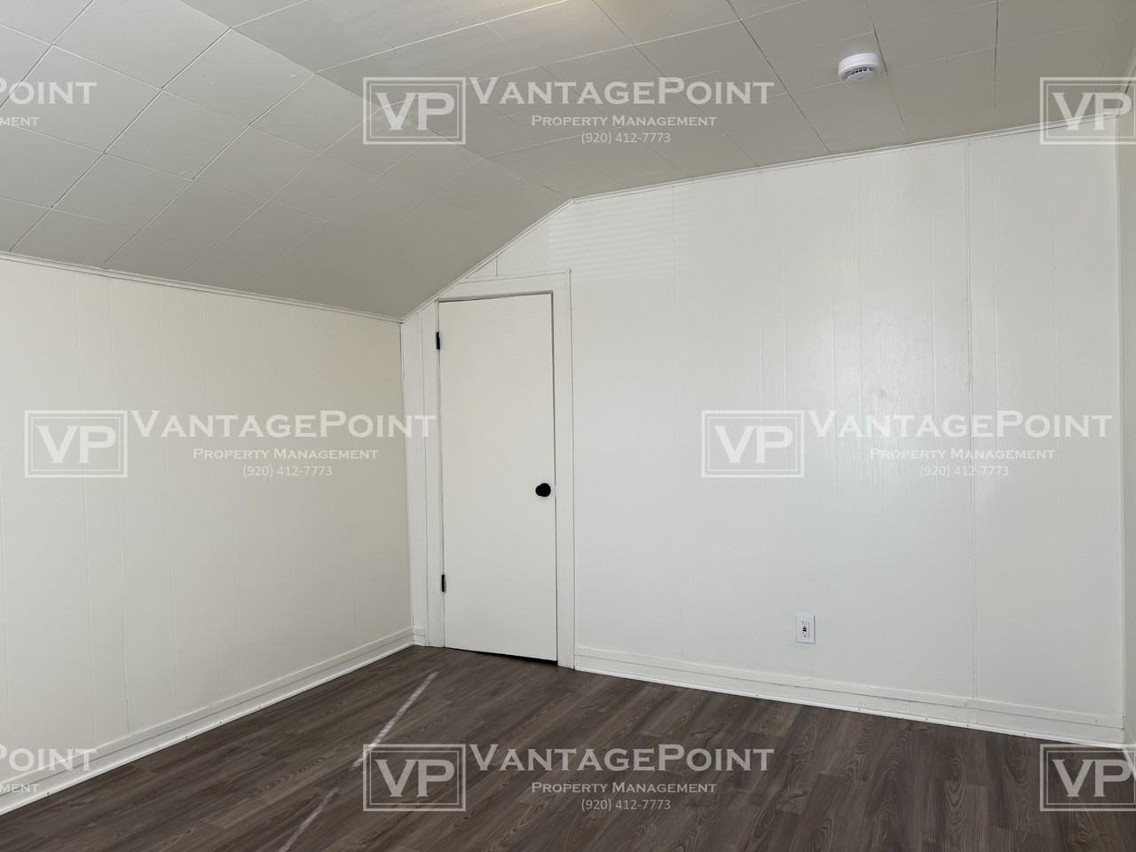 306 Smith St - Photo 4 of 16