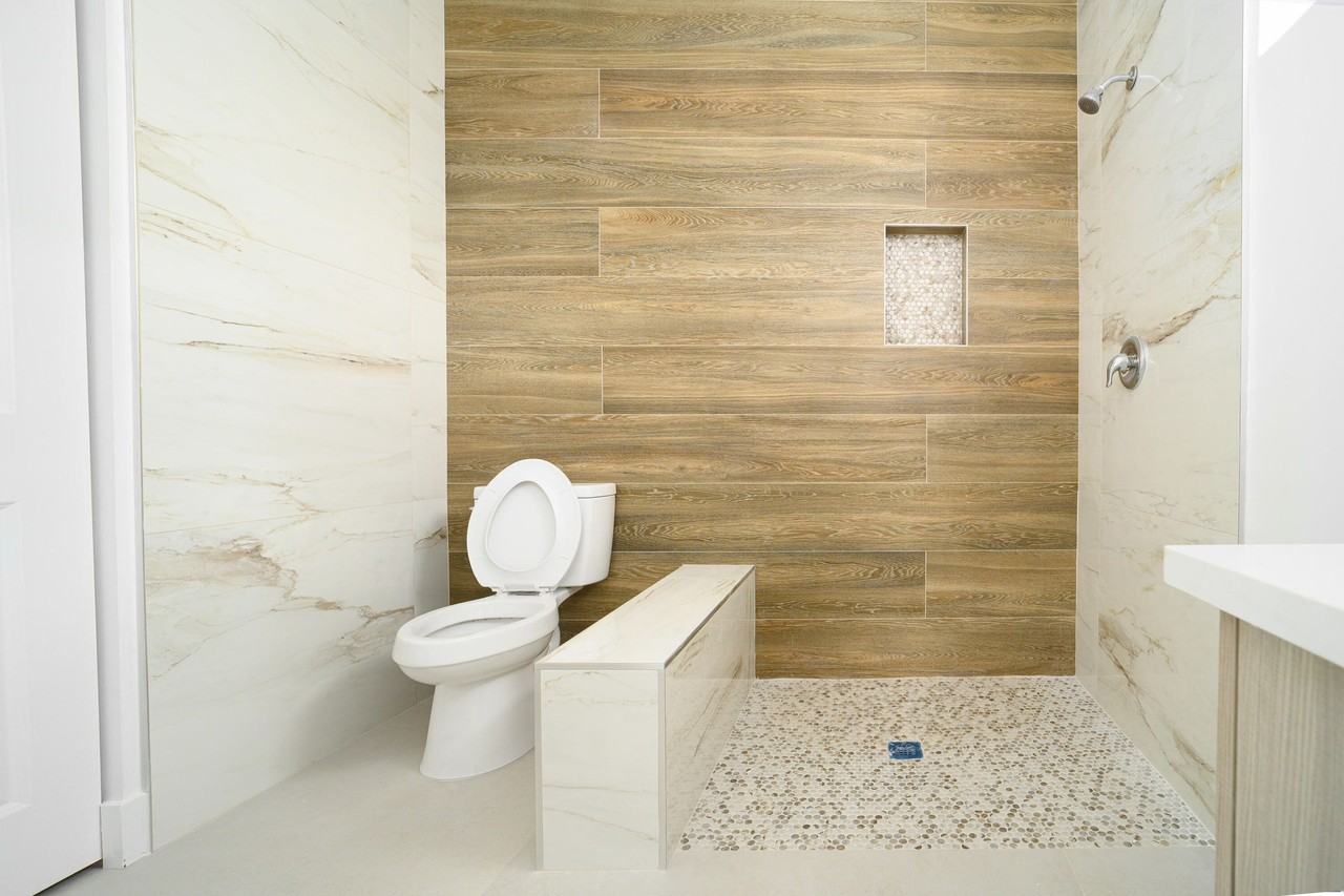 15061 Brainbridge Cir - Photo 7 of 34
