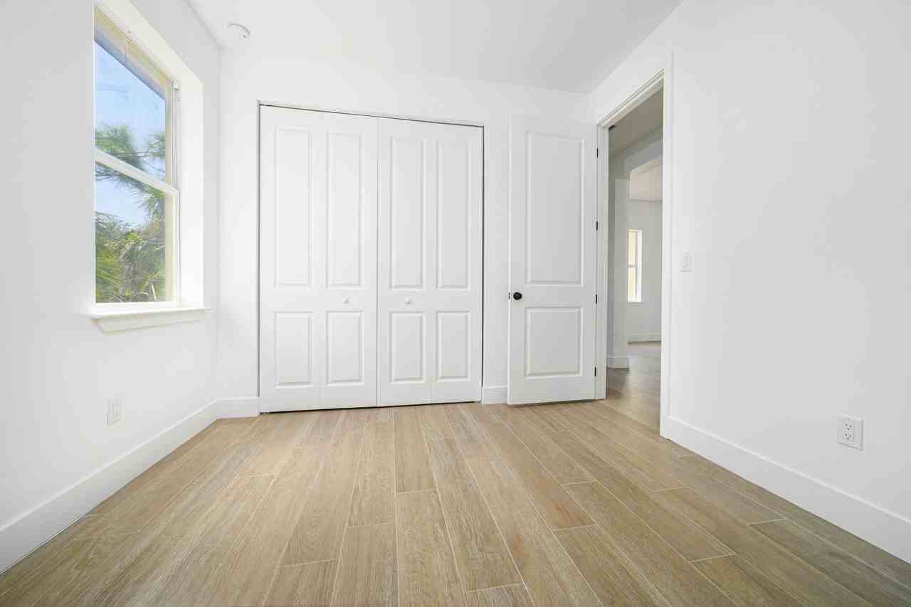 15061 Brainbridge Cir - Photo 6 of 34
