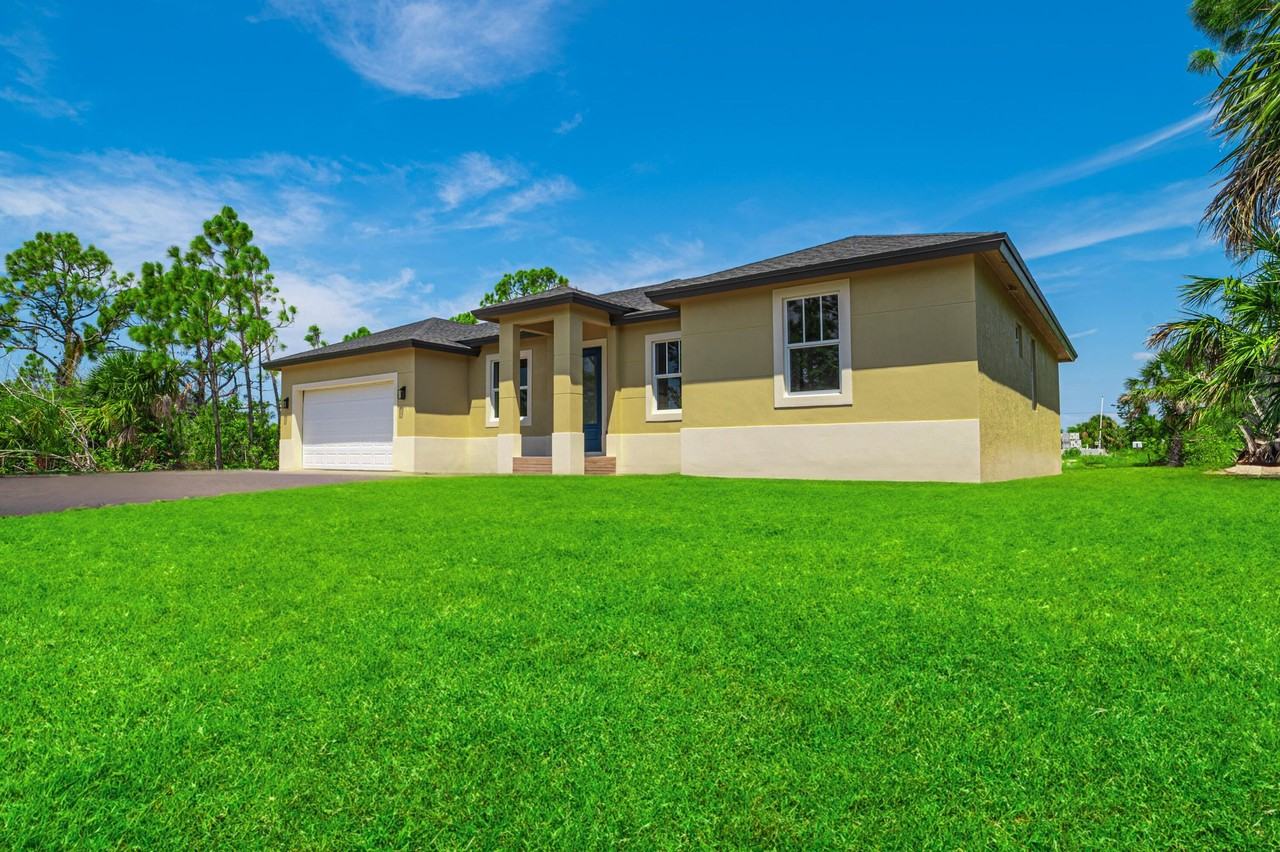 15061 Brainbridge Cir - Photo 4 of 34