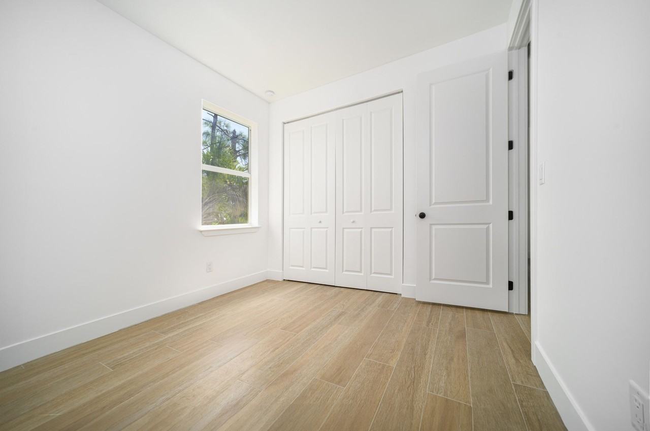 15061 Brainbridge Cir - Photo 2 of 34
