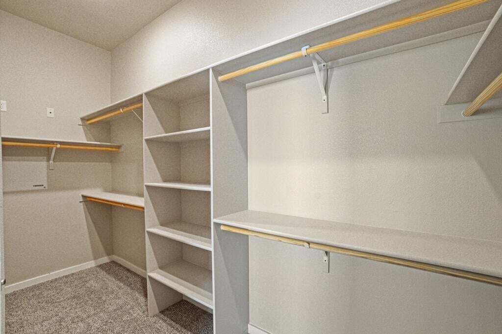 904 Ada Ln - Photo 2 of 28