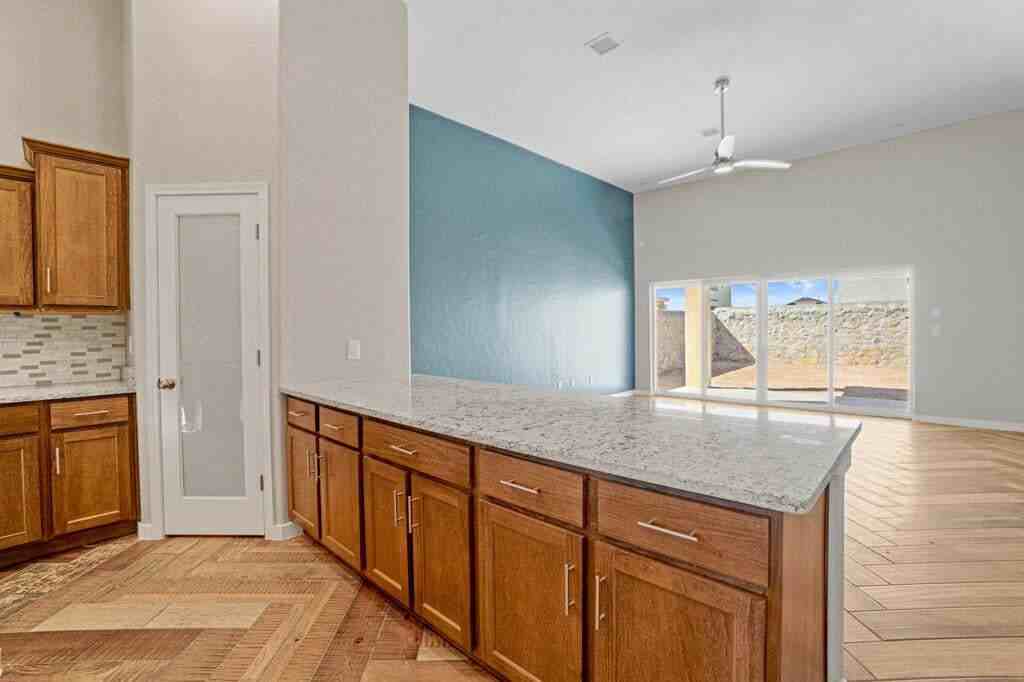 904 Ada Ln - Photo 5 of 28