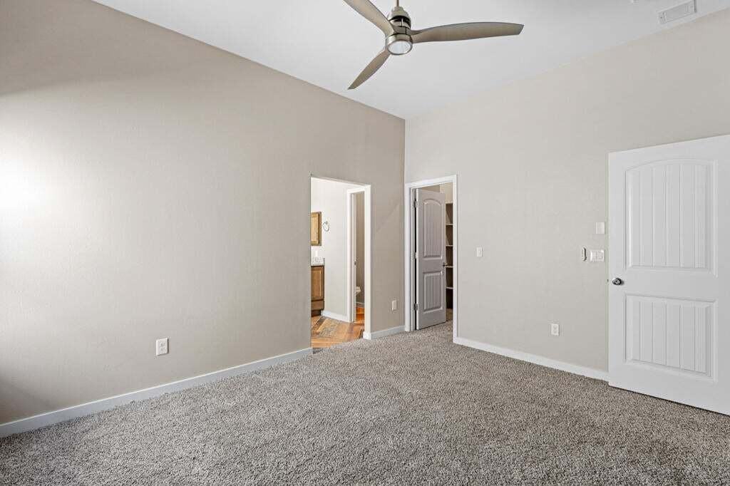 956 Gulf Streams - Photo 4 of 28