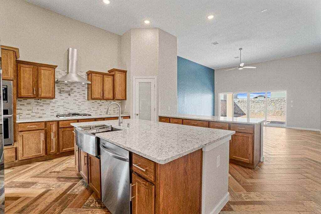 956 Gulf Streams - Photo 5 of 28