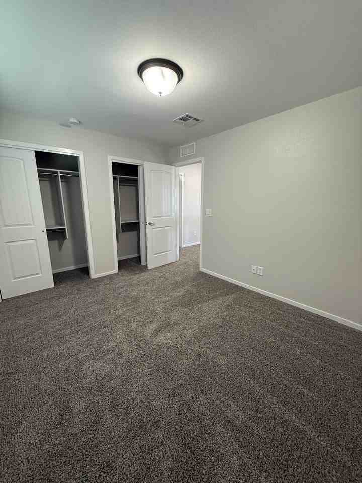 1099 Sky River St - Photo 4 of 33