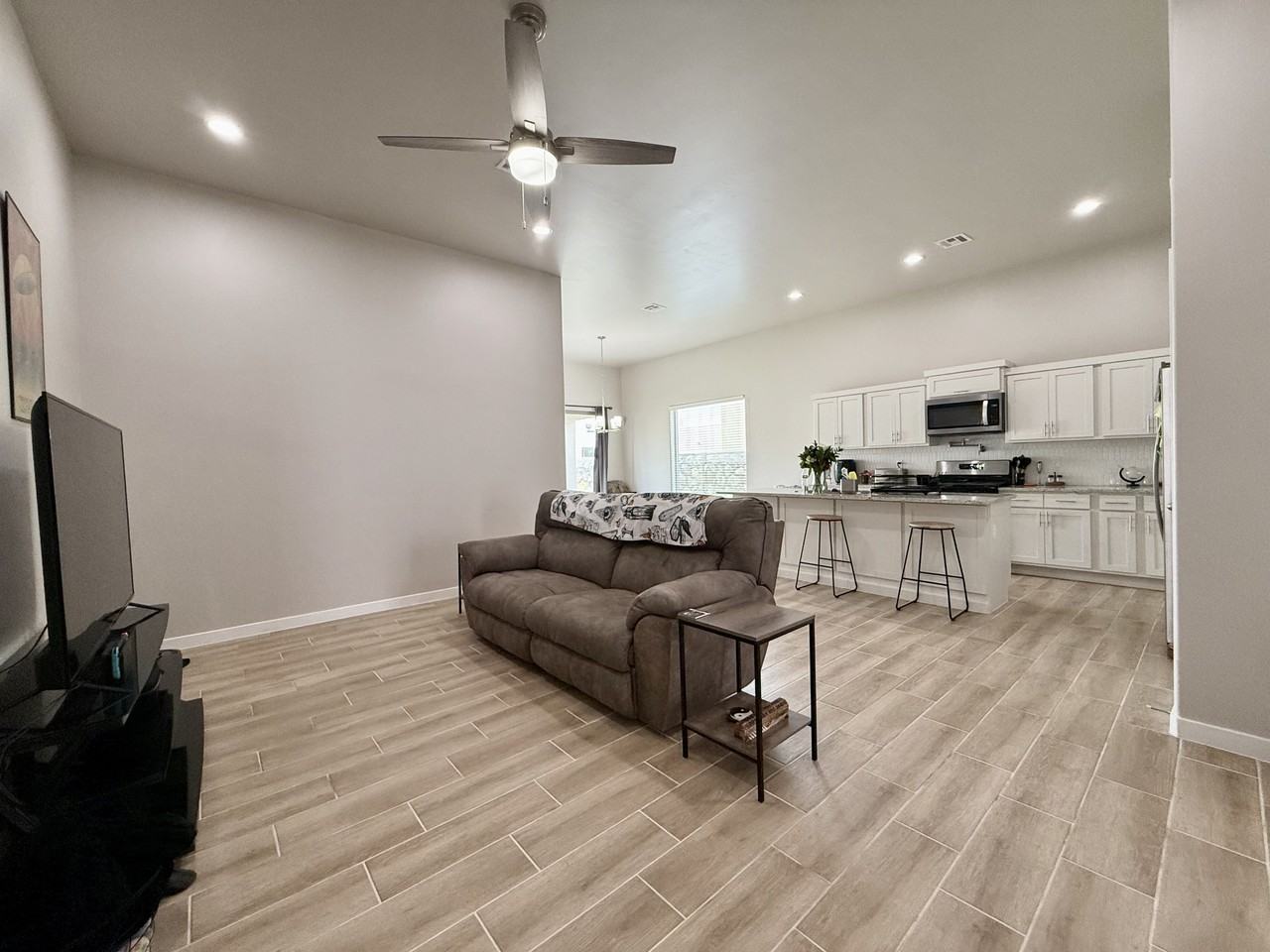 51069 Purple Mat Ave - Photo 3 of 49