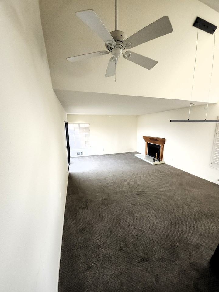 595 Headlands Ct #1 - Photo 3 of 17