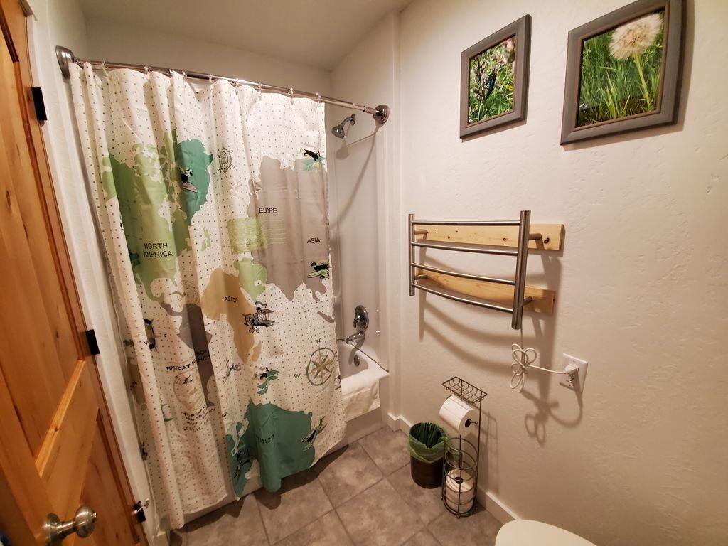 285 1st Avenue East N - Photo 6 of 11