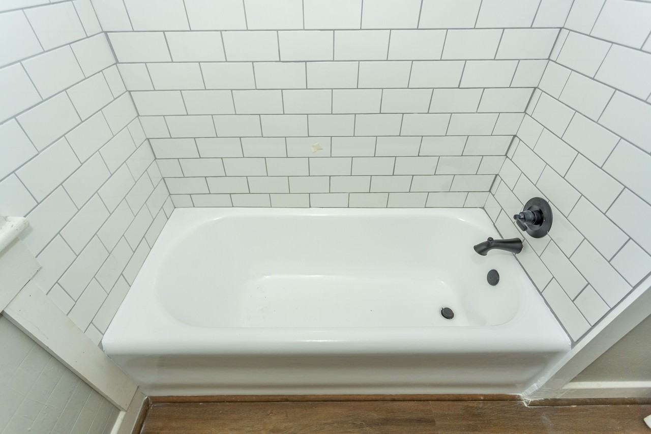 2715 Avenue H - Photo 5 of 38