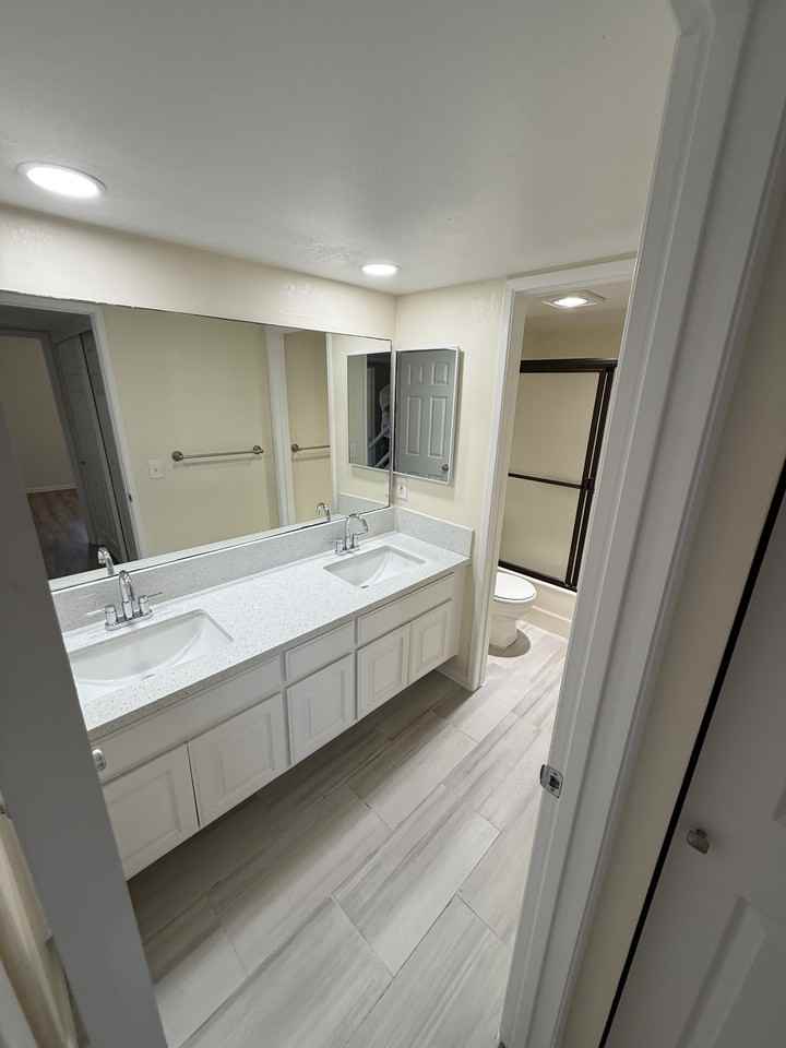 313 Crocus Ct #1 - Photo 7 of 30