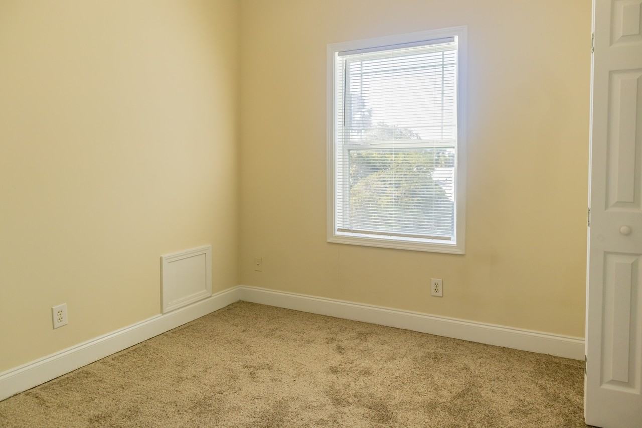 487 4th Ave S - Photo 5 of 13
