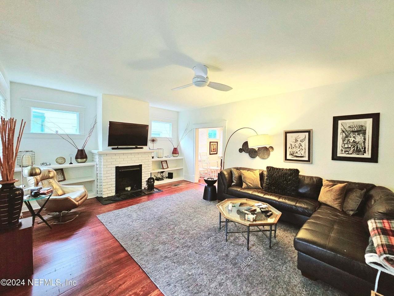 2776 Herschel St - Photo 4 of 20