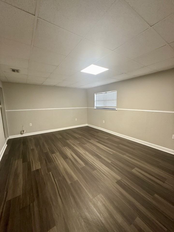 1719 Wofford Ave - Photo 3 of 11