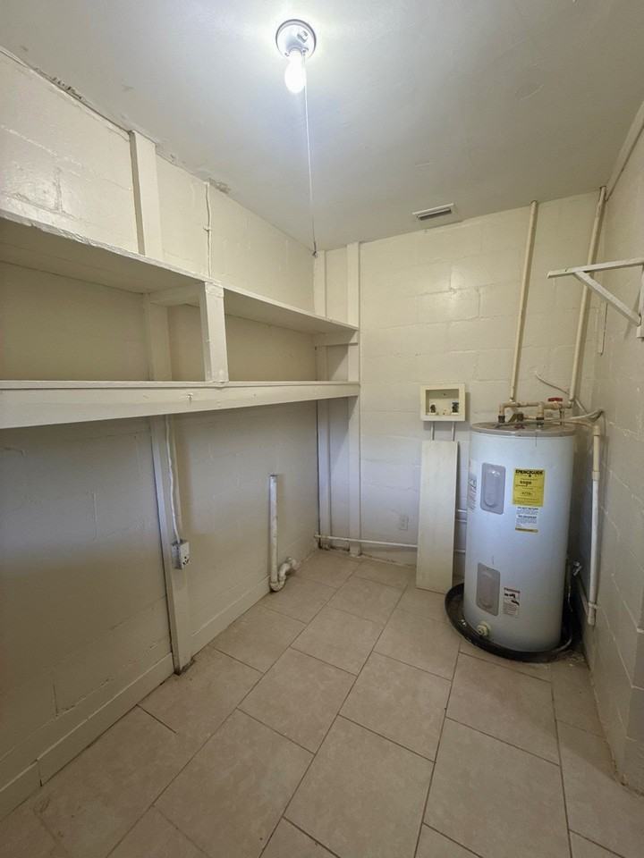 1719 Wofford Ave - Photo 4 of 11