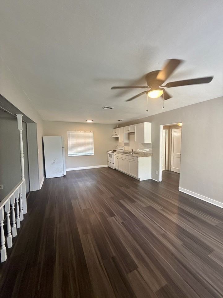 1719 Wofford Ave - Photo 5 of 11