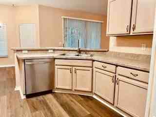 68 Upshire Path - Photo 3 of 9