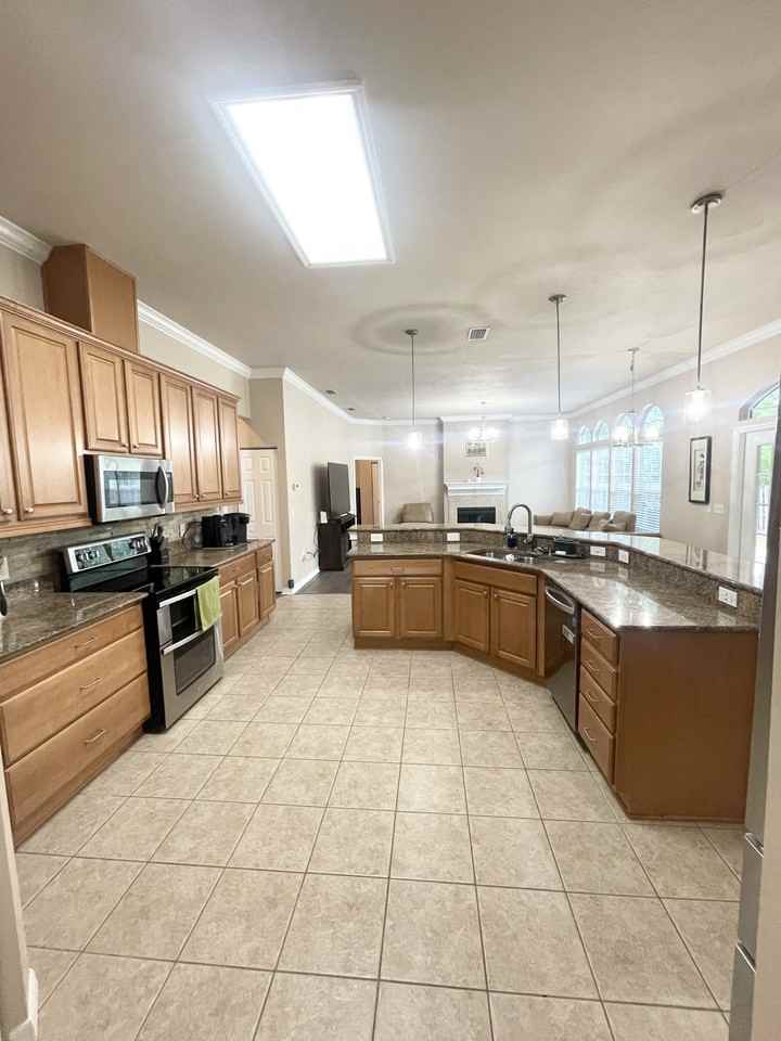 2244 Nw 101st St - Photo 7 of 20