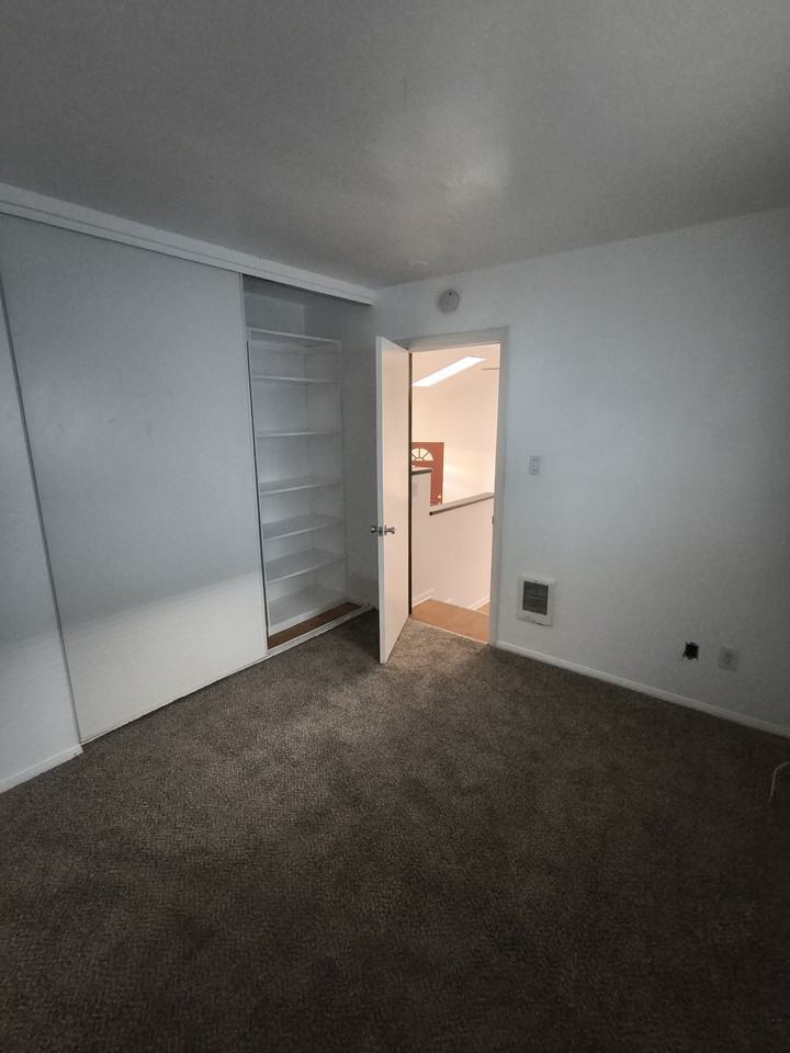 9015 Campo Rd - Photo 7 of 12