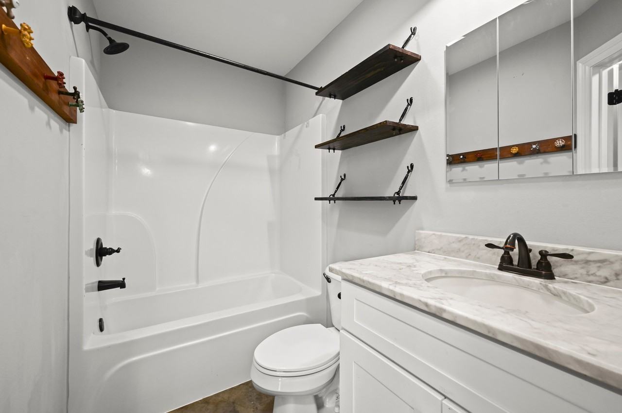 32590 Weiss Rd - Photo 6 of 21