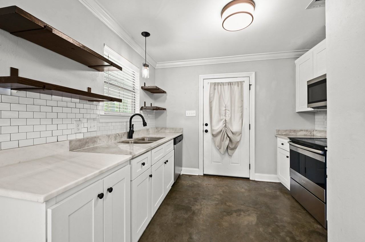 32590 Weiss Rd - Photo 3 of 21