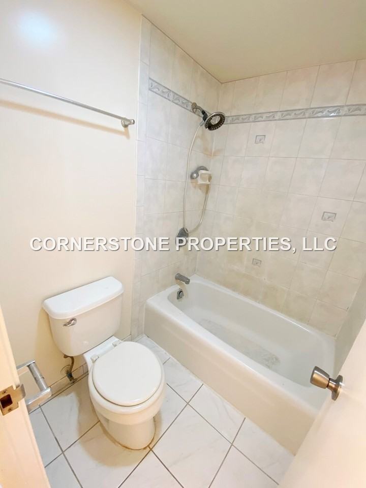 796 Isenberg St #14C - Photo 7 of 17