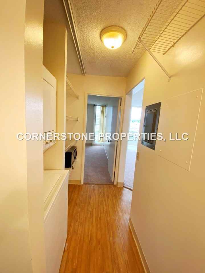 796 Isenberg St #14C - Photo 4 of 17