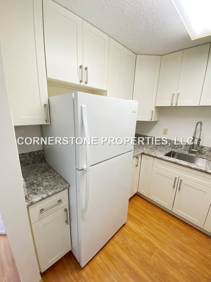 796 Isenberg St #14C - Photo 5 of 17