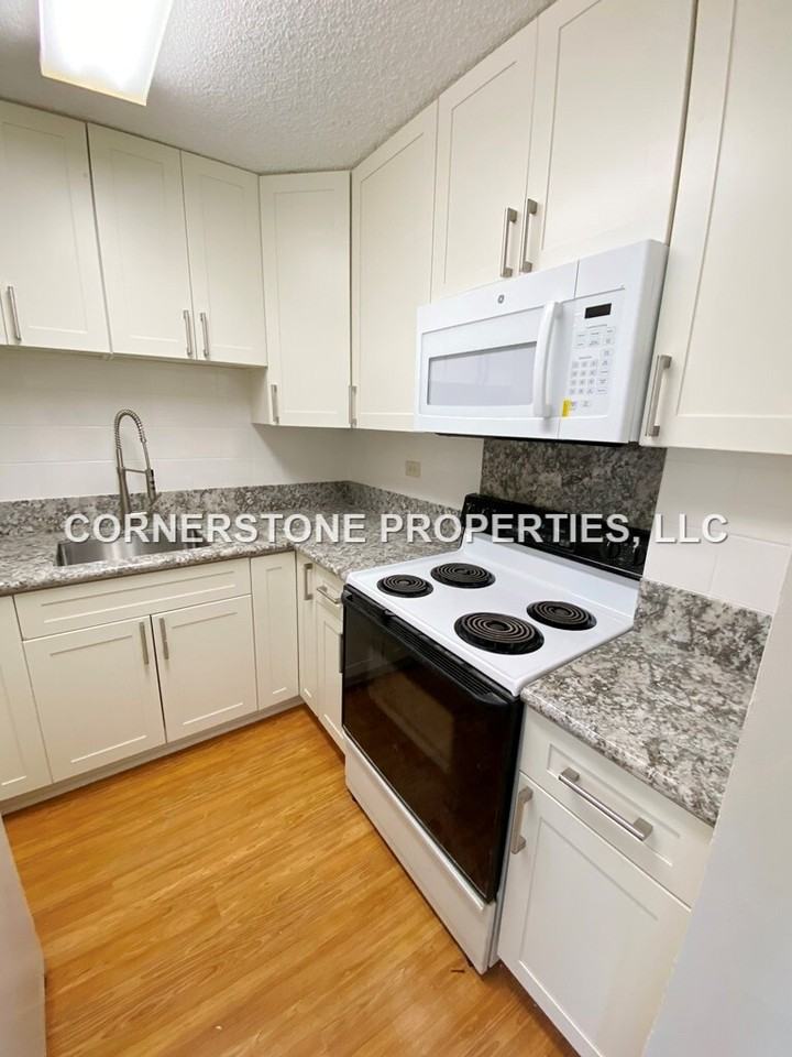 796 Isenberg St #14C - Photo 2 of 17