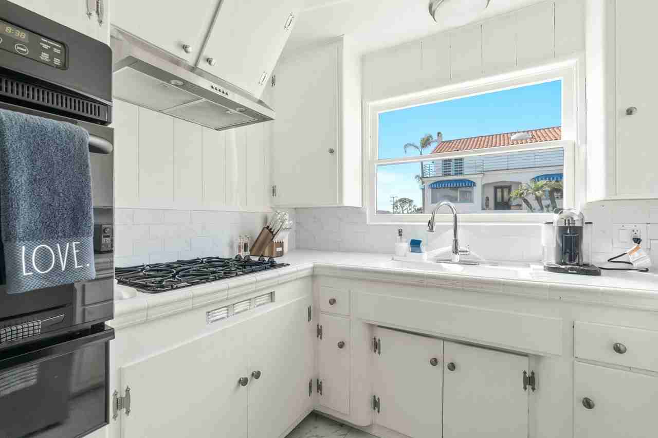 2464 Hermosa Ave - Photo 7 of 28