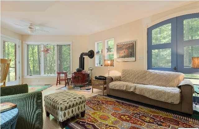 978 Broad Axe Rd - Photo 3 of 28
