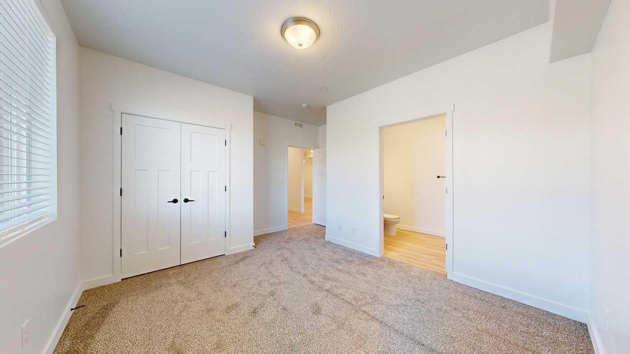 1136 Ws #306 - Photo 2 of 20
