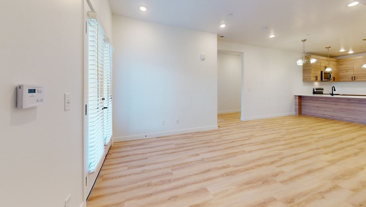 1136 Ws #306 - Photo 3 of 20