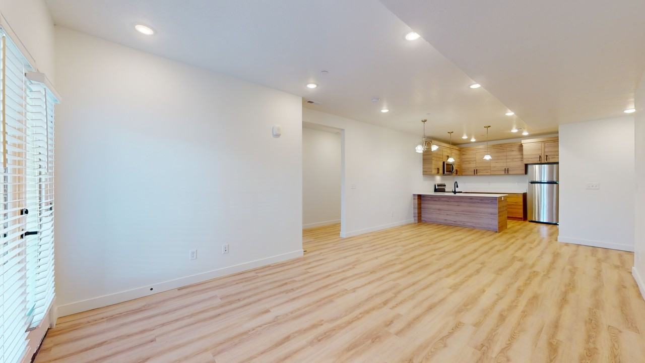 1136 Ws #306 - Photo 3 of 20