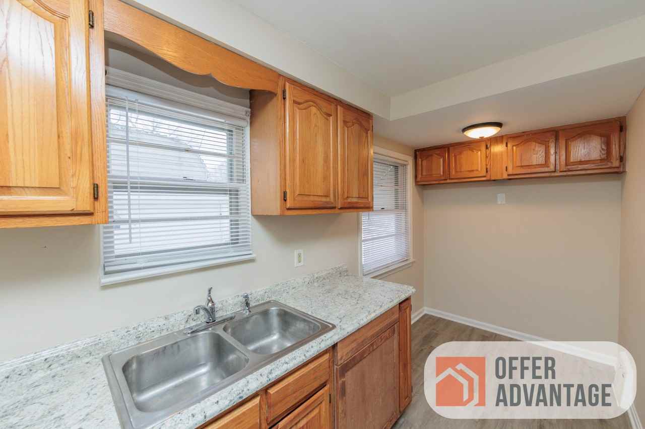 12404 Willard Ave - Photo 3 of 10