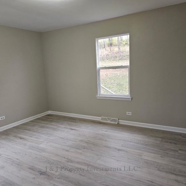 7119 S Solon Rd - Photo 3 of 24