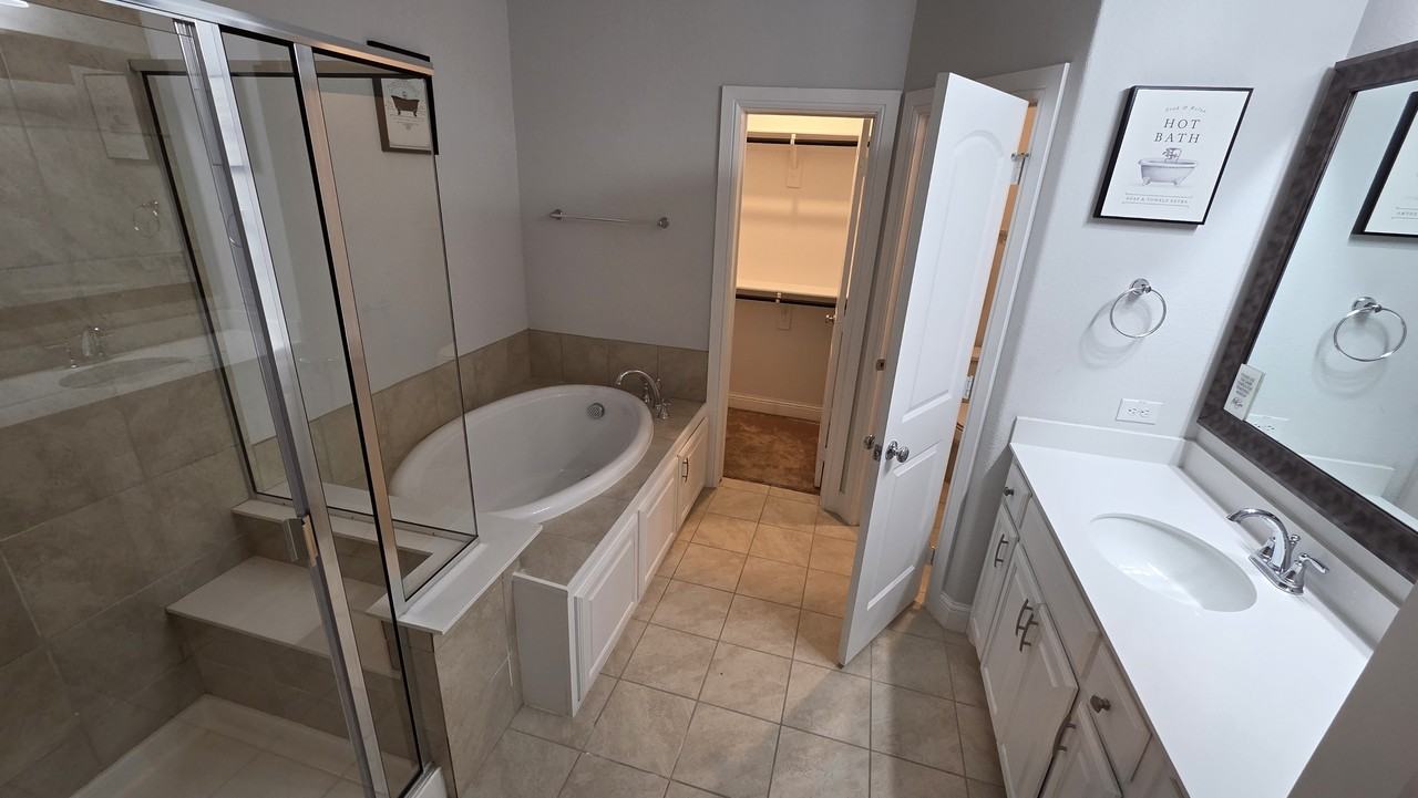 1112 Maverick Dr - Photo 4 of 38