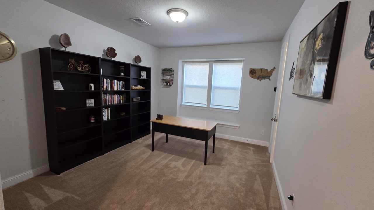 1112 Maverick Dr - Photo 6 of 38