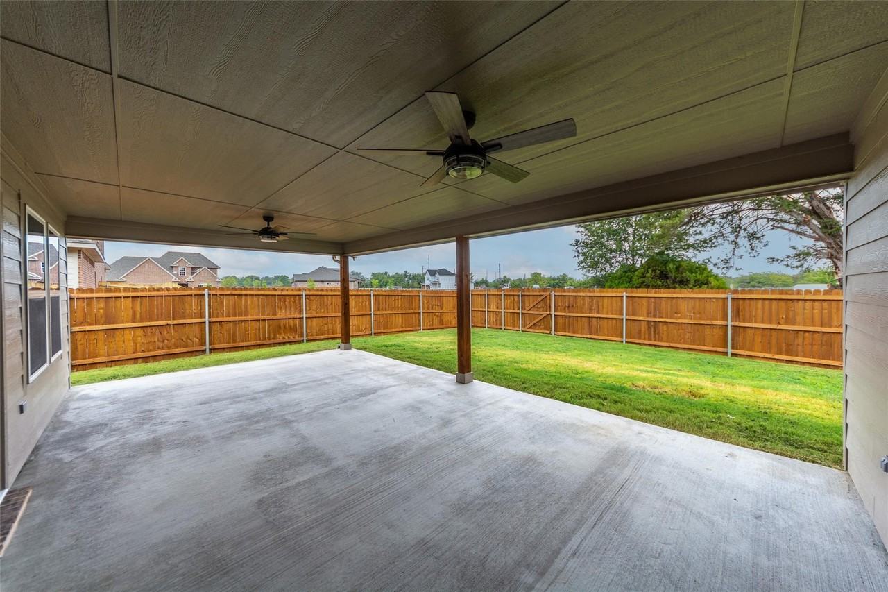5007 Peacock Ln - Photo 2 of 10