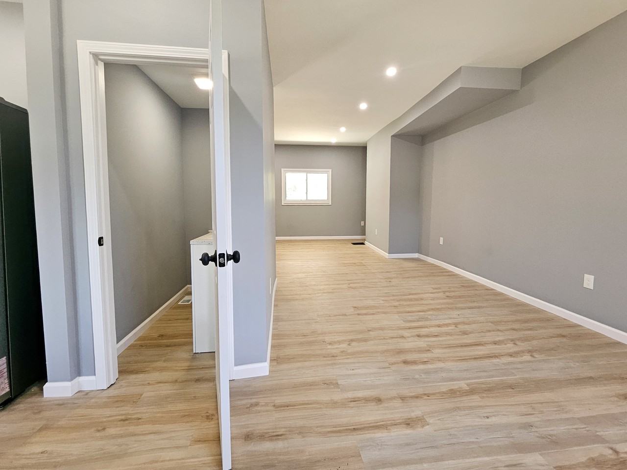 539 Marie Ave - Photo 7 of 43
