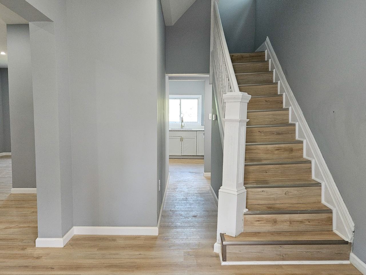 539 Marie Ave - Photo 7 of 43