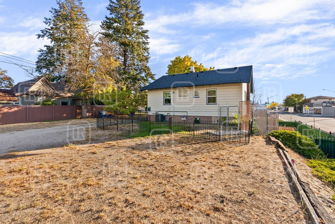 3903 N Jefferson St - Photo 2 of 22