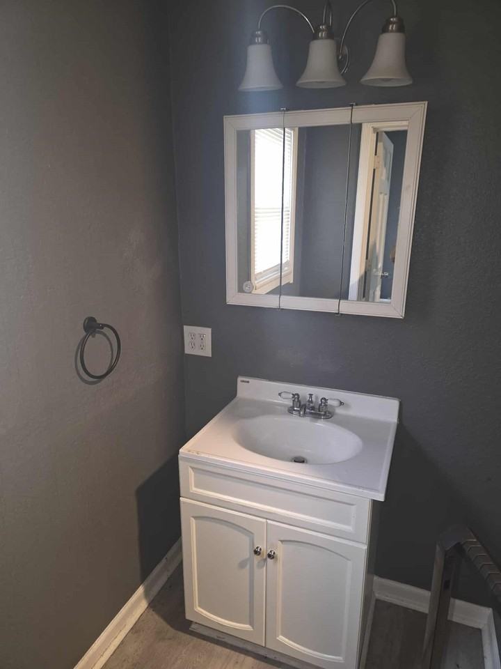 3917 Homewood Ave #LWR - Photo 2 of 19