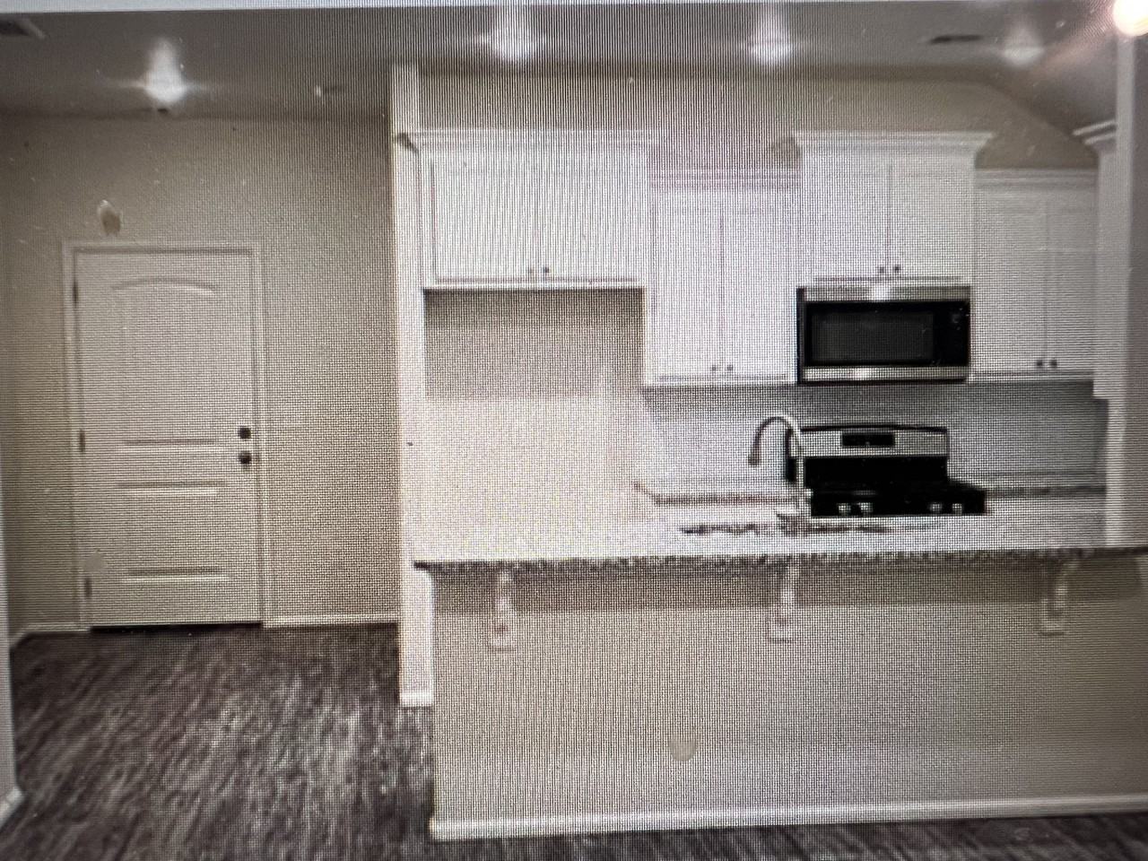 2401 Alta Vista Ln - Photo 6 of 22