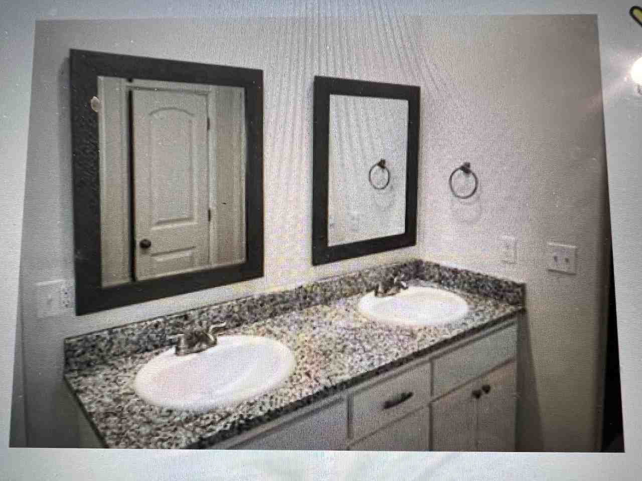 2401 Alta Vista Ln - Photo 2 of 22