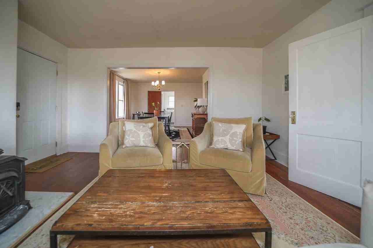 437 Roseland Rd - Photo 7 of 21