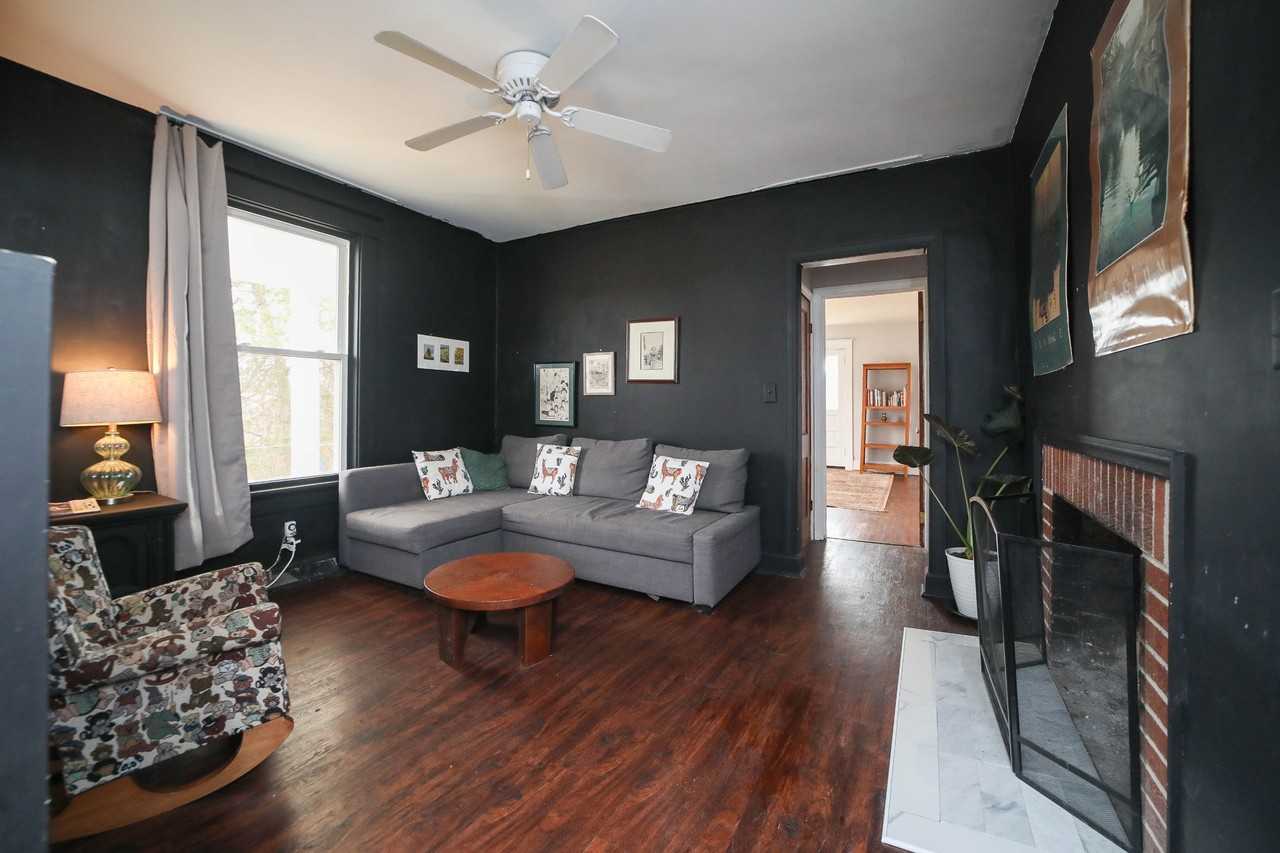 437 Roseland Rd - Photo 5 of 21