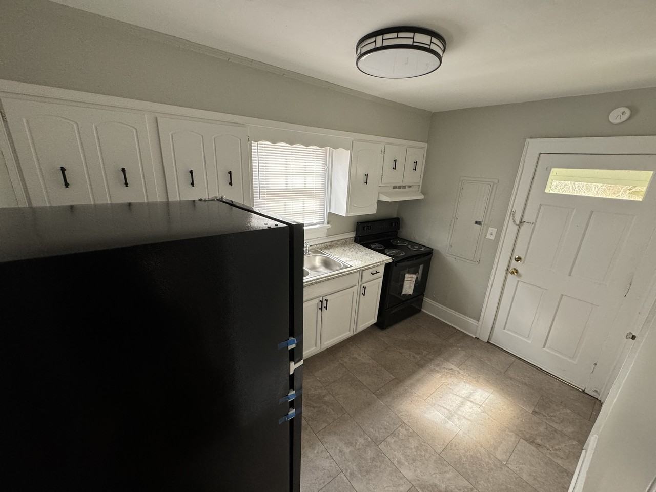 709 Jackson St - Photo 2 of 8