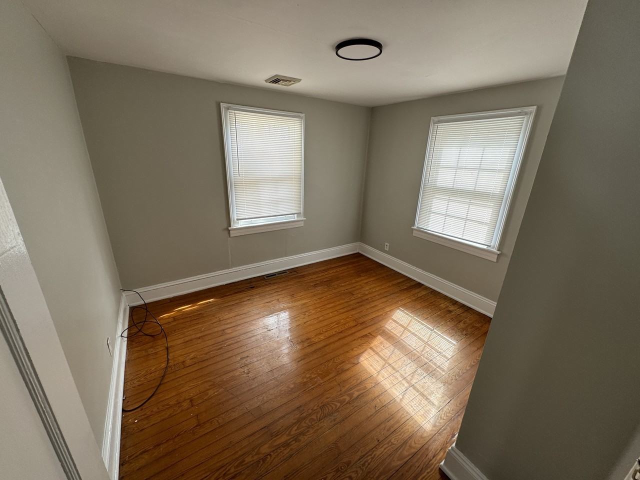 709 Jackson St - Photo 6 of 8