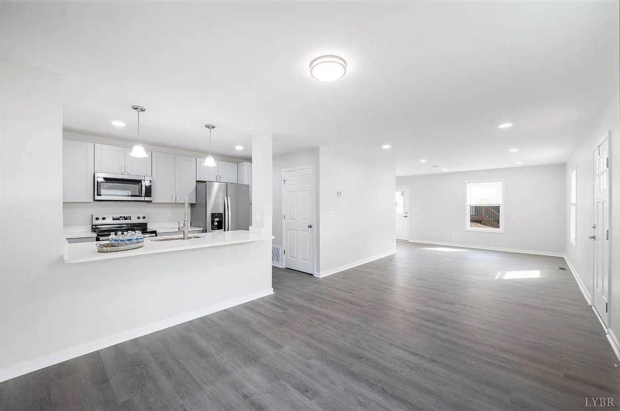 1209 16th St - Photo 5 of 29